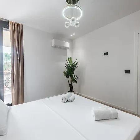 Amazing 2 Bedroom Seafront *