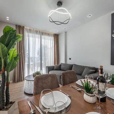 Amazing 2 Bedroom Seafront *